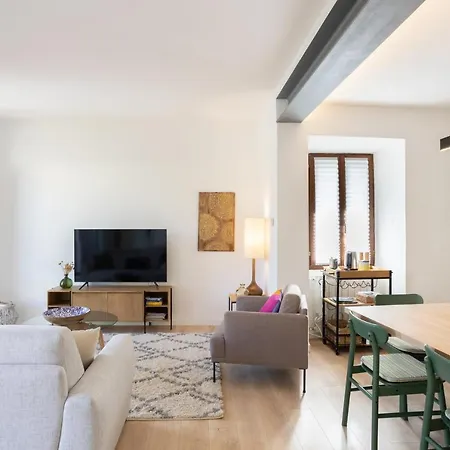 House- Jacuzzi & Garden Apartment *