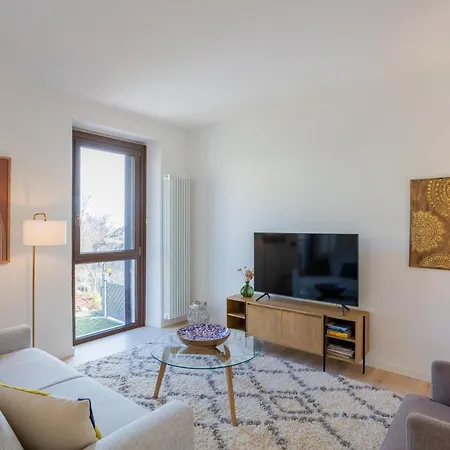 Appartement House- Jacuzzi & Garden Nebbiuno