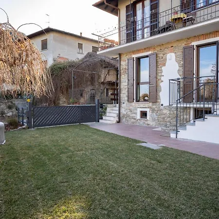 House- Jacuzzi & Garden