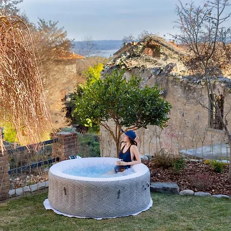 House- Jacuzzi & Garden *